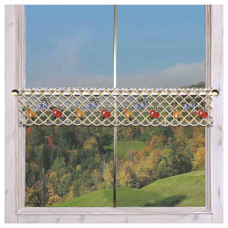 Feenhaus-Spitzengardine Früchte-Trio Sommerobst 15 cm hoch aus Echter Plauener Spitze an einem Fenster