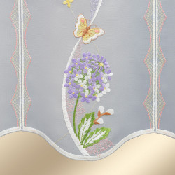 Scheibengardine Florina mit Frühlingsblumen Detailbild Stickerei