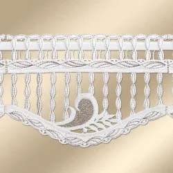 Spitzenkante Rajana mit Plauener Stickerei Detailansicht