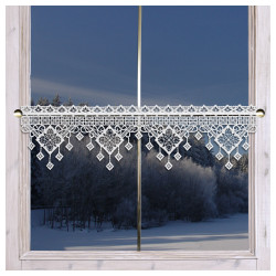 Kurzgardine Luisa Beispielbild dekoriert am Fenster Winter