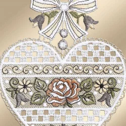 Fensterhänger Annemarie mit Rose Detailbild Plauener Stickerei