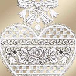 Fensterhänger Annemarie mit Rose Detailbild Plauener Stickerei