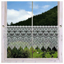 Moderne Feenhaus-Gardine Dara am Fenster dekoriert
