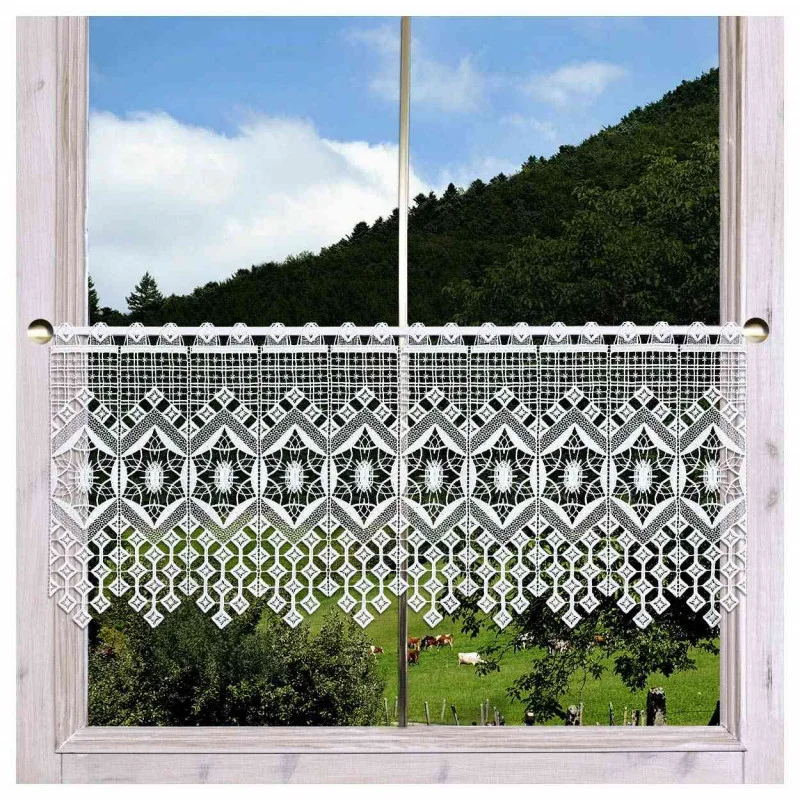 Moderner Scheibenhänger Jara am Fenster dekoriert