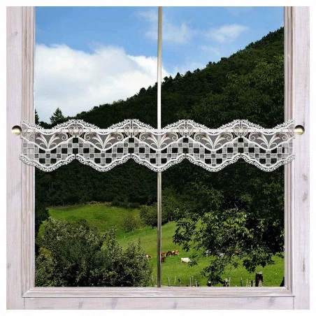 Feenhausgardine Lina aus Plauener Spitze Dekobeispiel