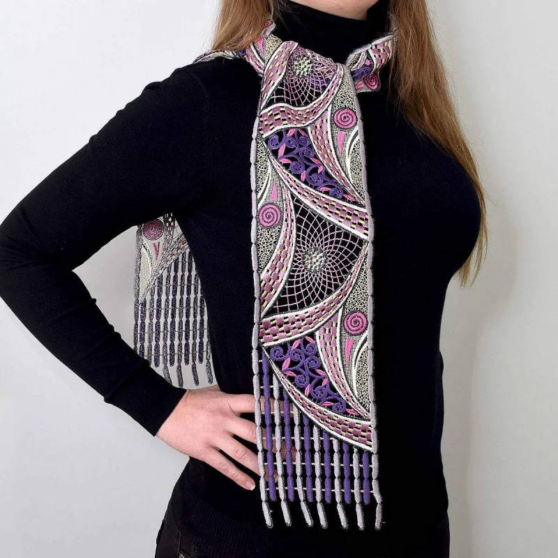 Eleganter Schal Kiona als Mode-Accessoire