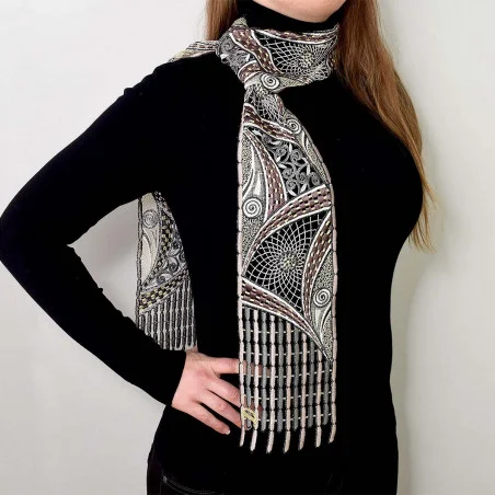 Eleganter Schal Kiona als Mode-Accessoire