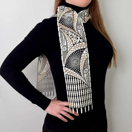 Eleganter Schal Kiona als Mode-Accessoire