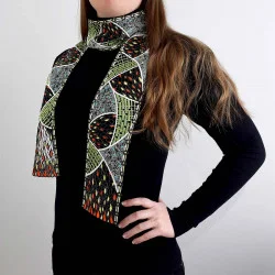 Hochwertiger gestickter Schal Ribana in grün-rot Beispielbild