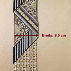 Spitzenschal Zaltana in Smaragd Breite dargestellt