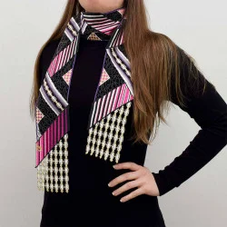 Hochwertiger gestickter Schal Zaltana in pink und lila Beispielbild