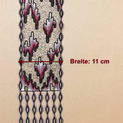 Spitzenschal Atsila in Amethyst Breite dargestellt