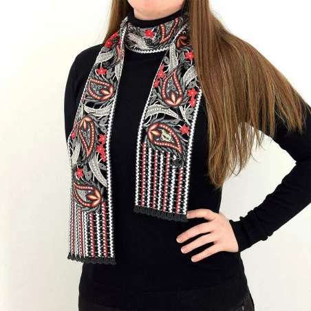 Hochwertiger gestickter Schal Pakuna in rot und schwarz Beispielbild