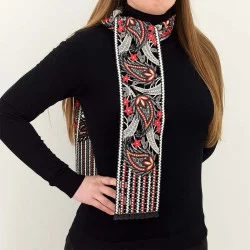 Eleganter Schal Pakuna als Mode-Accessoire