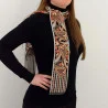 Eleganter Schal Pakuna als Mode-Accessoire
