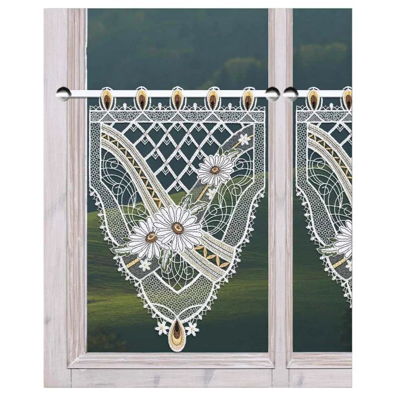 Scheibenhänger Margeritenzauber Plauener Spitze dekoriert am Fenster