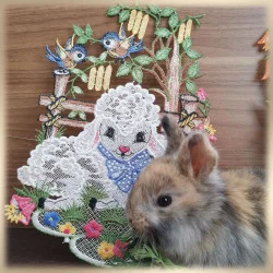 Süßes Fensterbild Schäfchen mit kleinem Osterhase