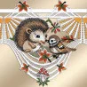 Spitzenkante Igel mit Vögelchen im Sonnenschein aus Plauener Stickerei Detailansicht