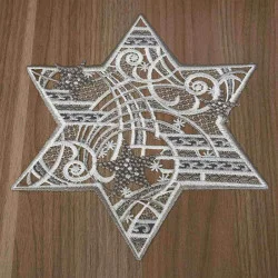 Tischdecke Sternenschweif Plauener Spitze Weihnachts-Deckchen grau 26  cm Durchmesser auf einen braunen Holztisch