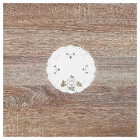 Kleiner Untersetzer Röslein in Weiß mit rosafarbenen Rosen 15x15 cm auf einem Holztisch