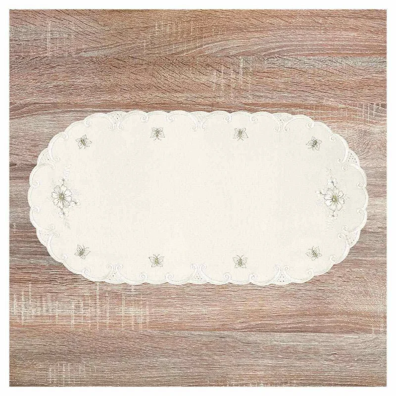 Landhaus Tischdecke Margeriten in natur 22 x 45 cm bestickt mit Blumen und auf einer Holzplatte platziert