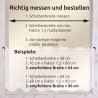 Anleitungsgrafik zum richtigen Messen und Bestellen: Scheibenbreite messen, mit 1,5 multiplizieren und die nächstgrößere Größe wählen. Berechnungsbeispiele für 40 cm und 60 cm Scheibenbreite sind vorhanden.