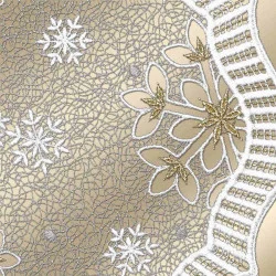 Aufwändiges beige-weißes Spitzenmuster mit zarten Schneeflocken und floralen Mustern, mit goldenen Akzenten und Wellenkanten, vor einem zartbeigen Hintergrund.