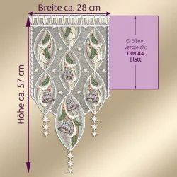 Ein dekoratives Spitzenpaneel mit Blatt- und Glockenmustern, das etwa 28 cm breit und 57 cm hoch ist. Zum Größenvergleich ist daneben ein A4-Blatt abgebildet. Die Maße sind in deutschem Text angegeben.