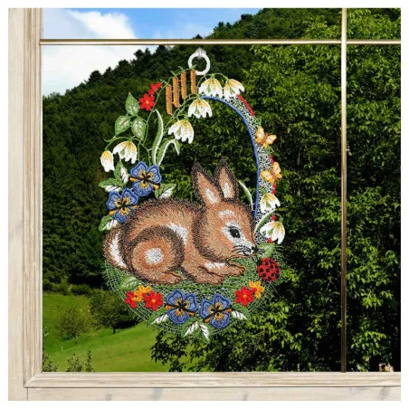 Fensterbild mit Hase und Käfer am Fenster
