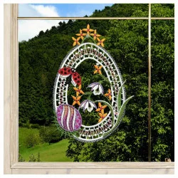 Fensterbild Osterei mit Marienkäfer Dekobeispiel am Fenster