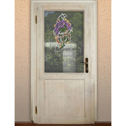 Fensterbild Allium lila an einer Tür dekoriert