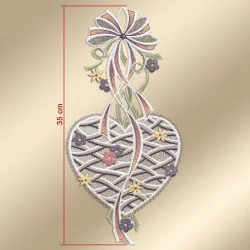 Fensterdeko Herz mit Schleife vor goldenem Hintergrund