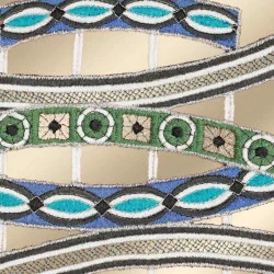 Fensterdeko Tamaya in blau-grün Detailansicht Stickerei