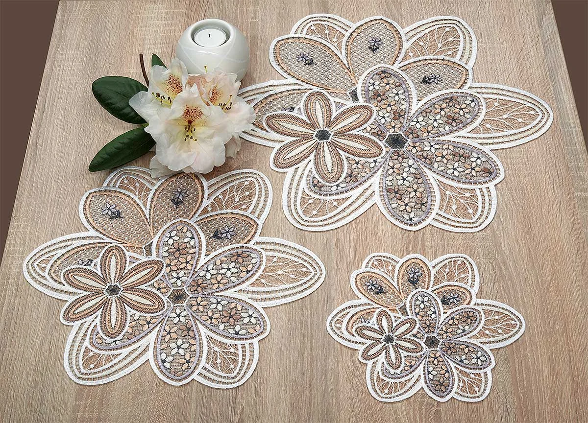 Spitzen-Deckchen Blütenzauber in 3 Größen