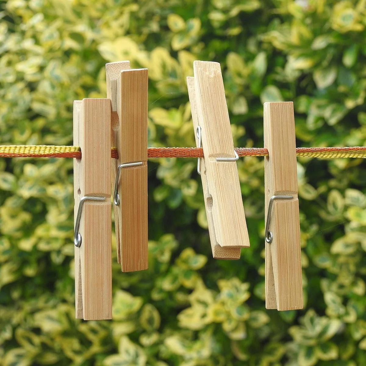 Wie pflegt man unsere Gardinen, Fensterbilder und Tischdecken?